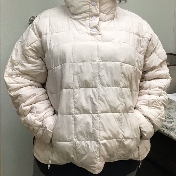 Shorty Pullover Hooded Puffer Jacket - Picture 4 of 7